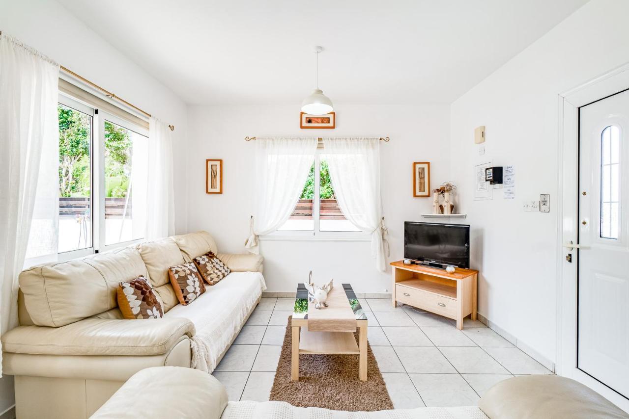 Villa Sunnyside Mandali By Ezoria Villas プロタラス エクステリア 写真