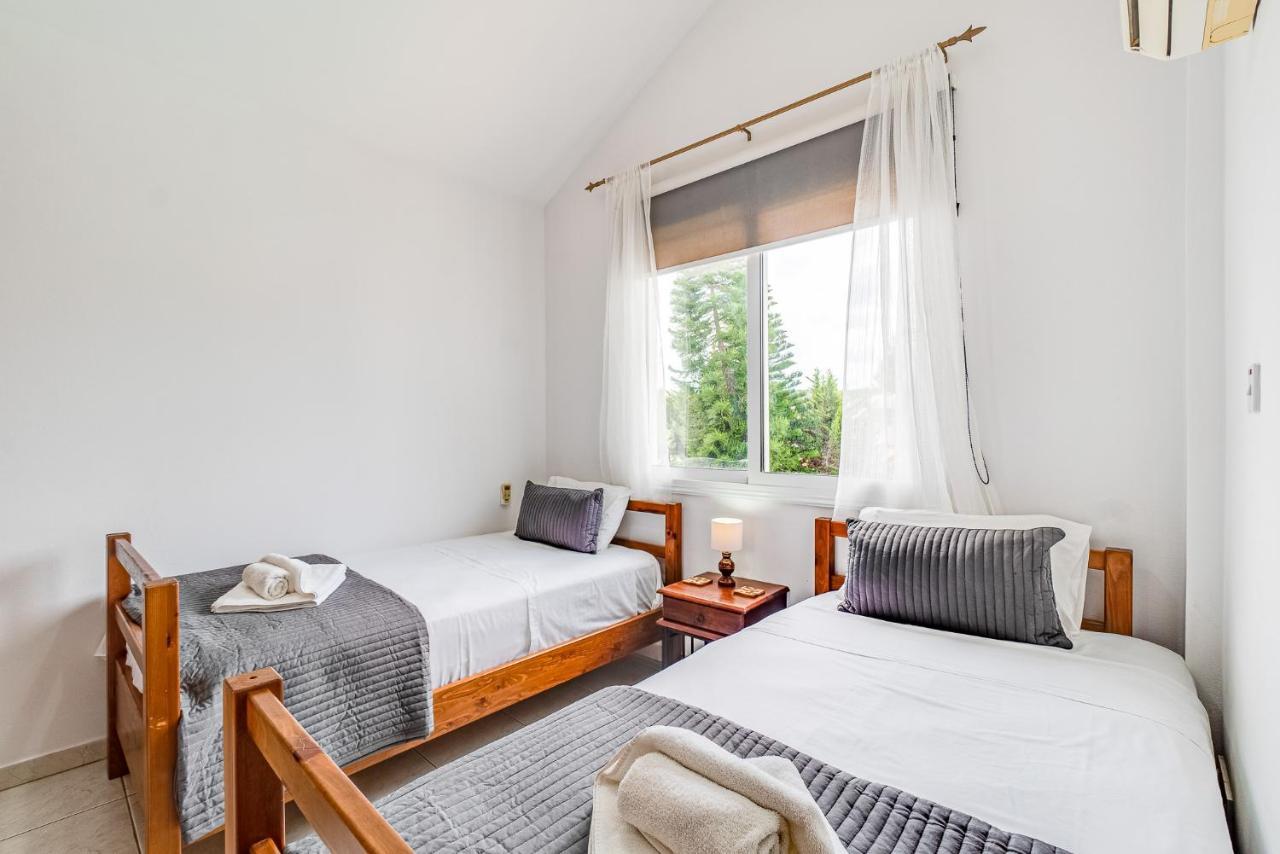 Villa Sunnyside Mandali By Ezoria Villas プロタラス エクステリア 写真